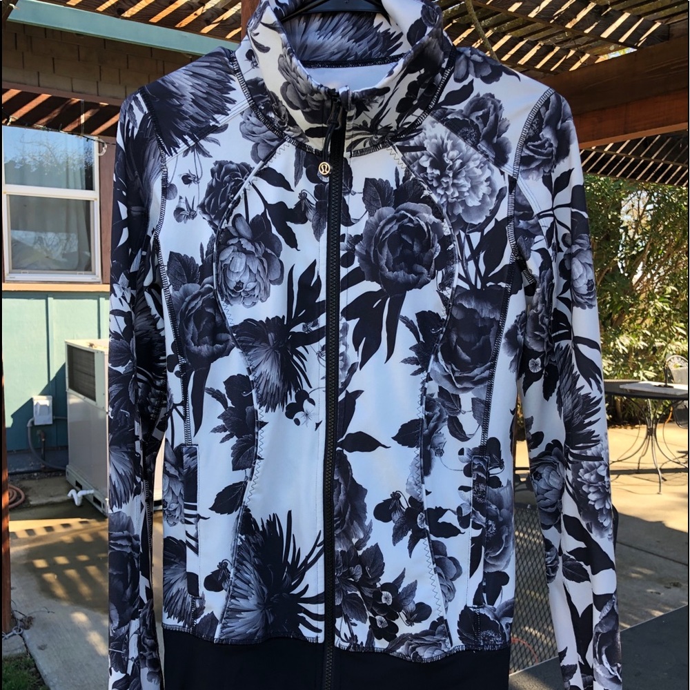 Lululemon jacket EUC floral print